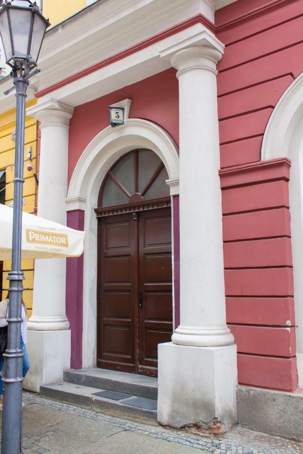 Hexus - Swidnicka - Centrum Rynek *